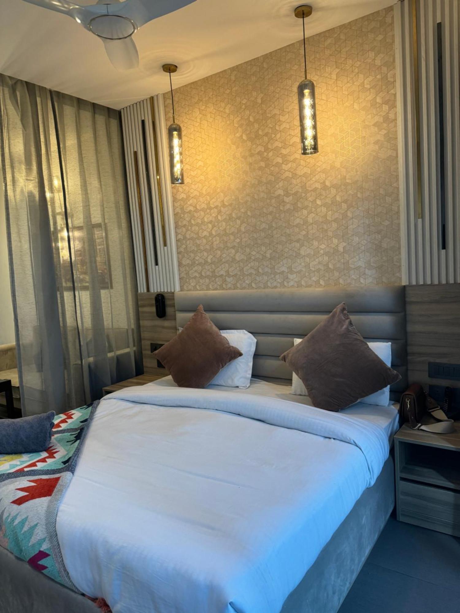 Hotel Spira Supernova New Delhi